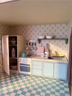Mayberry Street Miniatures Hanging Kitchen Utensils – Silver & Black